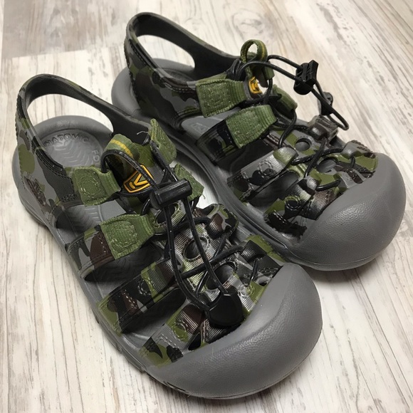 keen boys sandals